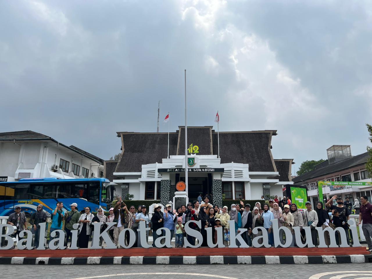Walking tour  magnet wisata kota mochi